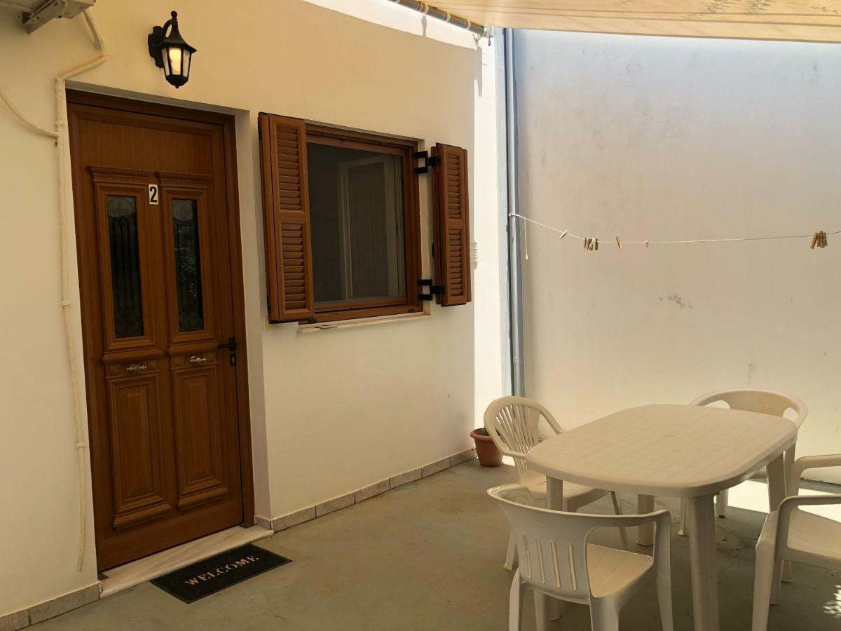 Mythos Suites-Hermes Apartment 메토니 외부 사진